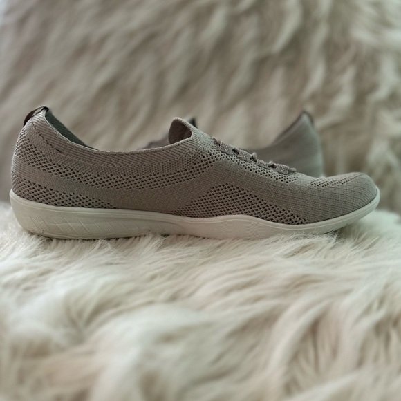 Skechers Newbury Taupe Slip Ons, Air Cooled, Women’s 8.5 - Picture 9 of 9